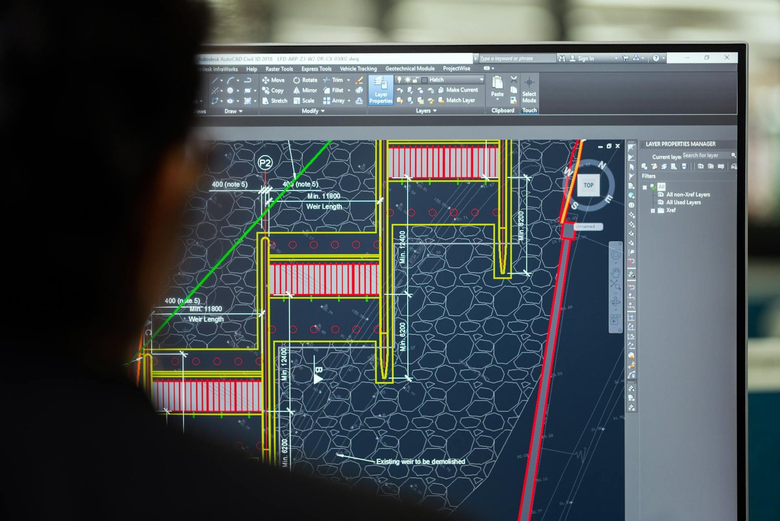 AutoCAD vs Revit, autocad, revit, dessin 2D, modélisation 3D, BIM, CAO, familles paramétriques, documentation automatisée, plans architecturaux, workflow BIM, collaboration cloud, interopérabilité IFC, rendu réaliste, gestion de versions, gabarits personnalisés, plugins spécialisés, export DWG, sheets Revit, analyse énergétique, coordination interdisciplinaire, simulation structurelle, interface autocad, interface revit, flux de données centralisé, optimisation projet, conception paramétrique, création de maquettes numériques, documentation chantier, visualisation en temps réel, automatisation tâches.