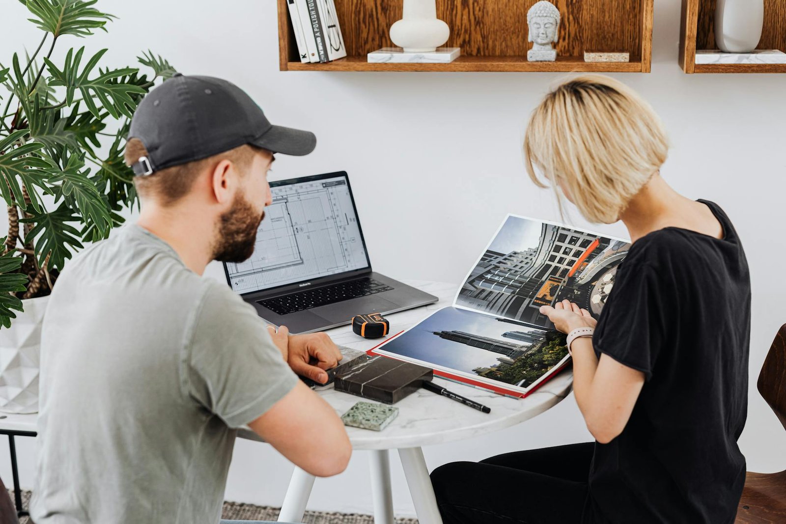 AutoCAD vs ArchiCAD, BIM, CAO, modélisation 3D, familles paramétriques, workflow collaboratif, documentation technique, gestion de maquette, IFC, coordination multidisciplinaire, rendu 3D, interopérabilité, édition paramétrique, dessin architectural, analyse énergétique, planification chantier, collaboration cloud, plugins spécialisés, personnalisation gabarits, productivité projet, visualisation en temps réel, échange de données, gestion des calques, standardisation, optimisation process BIM, contrôle des révisions, export DWG, export RVT, synchronisation équipes, suivi de versions.