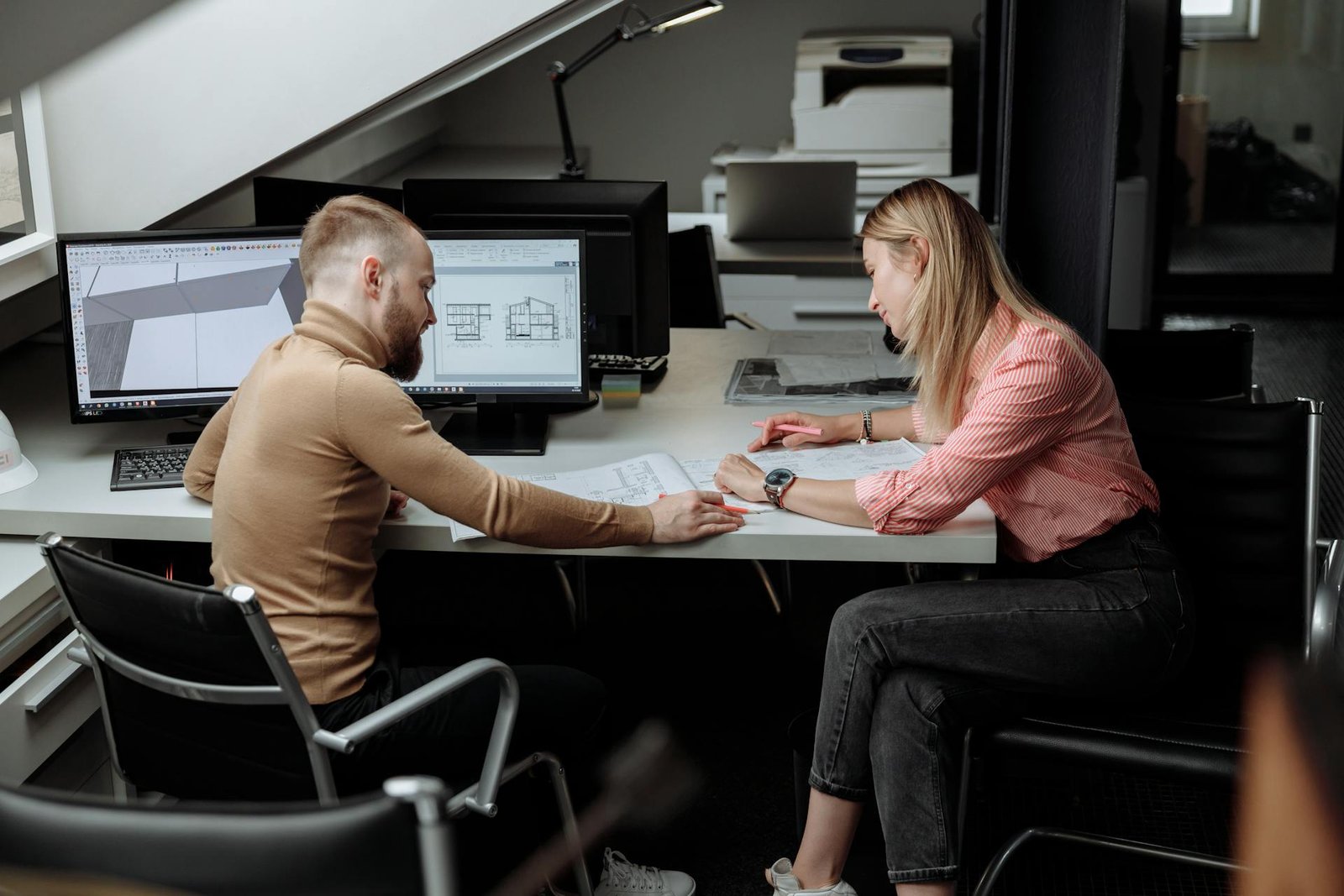 maîtrise d'AutoCAD, AutoCAD 3D, productivité CAO, modélisation 3D AutoCAD, workflow 3D, UCS personnalisé, blocs dynamiques, surfaces 3D, solides 3D, extrusion 3D, révolution 3D, loft 3D, balayage 3D, coupe 3D, navigation orbitale, pan automatique, rendu rapide, script LISP, automatisation tâches, personnalisation interface, gestion calques, styles visuels 3D, hachures 3D, import DWG, export STL, présentation isométrique, plan de travail 3D, calculs volumétriques, assortiment de vues, configuration layout, gestion d’unités